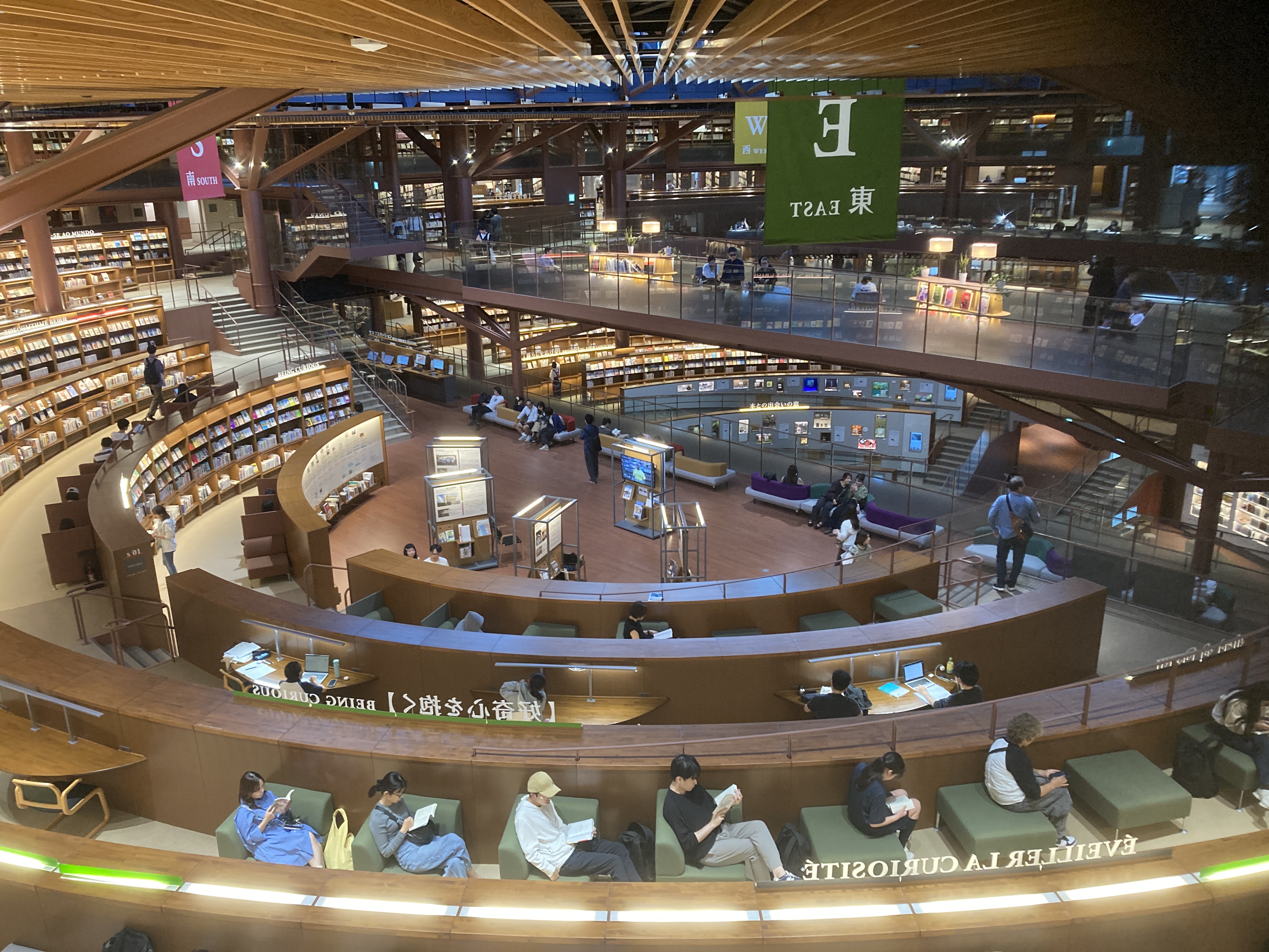 図書館2F
