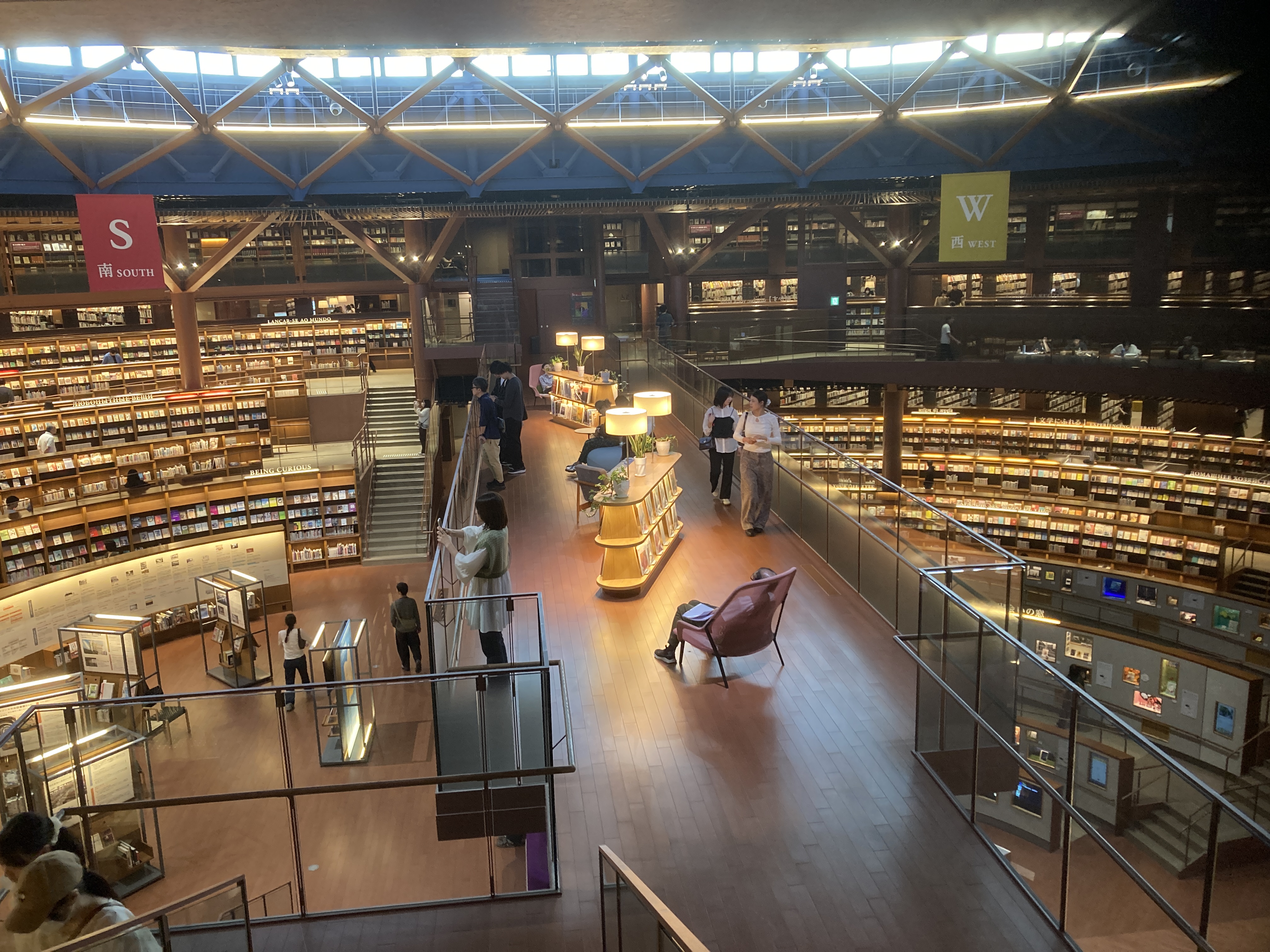 図書館3Fの渡り廊下